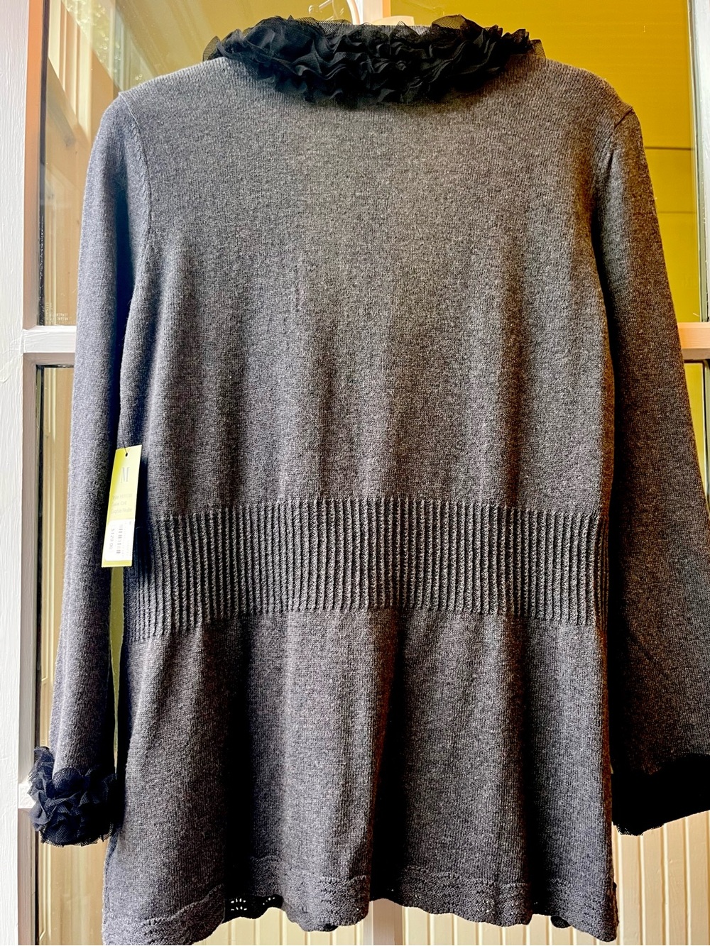 NWT NIC+ZOE Charcoal Gray Ruffle-Trim 3-Button Fitted Cardigan NEW - Picture 4 of 12